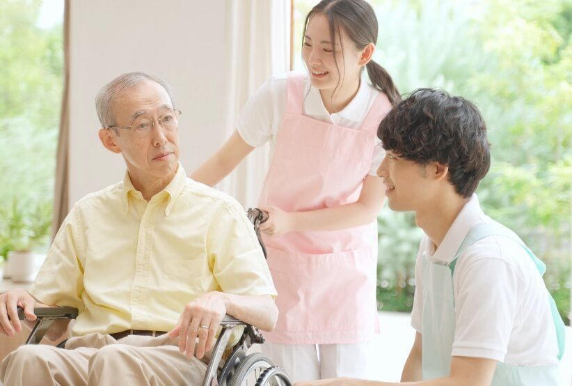 やりがいを持って働く医療・介護スタッフ